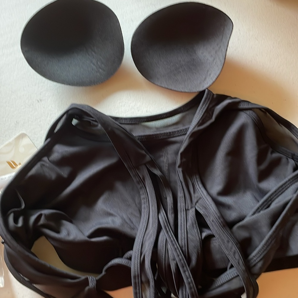 Fabletics High-Impact Bra - Picture 15 of 16